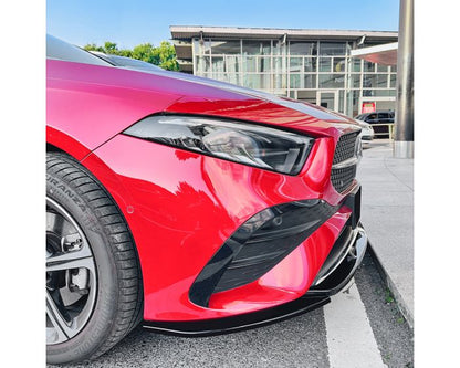 (Mercedes W177 A-Class Etulippa - Etuspoileri AMG-Line Kiiltävä musta. - Mercedes W177 A-Class Front Spoiler AMG-Line – Gloss black. - Mercedes W177 A-Class Frontspoiler AMG-Line – Glänzend schwarz.)